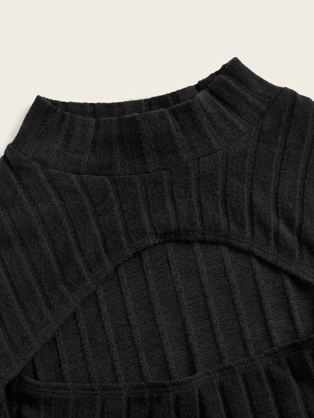 Black cut-out mock-neck crop top, image 3